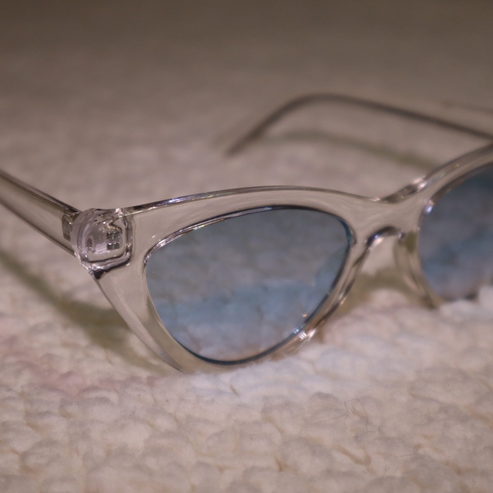 Sunglass Set - Picture 4 of 5